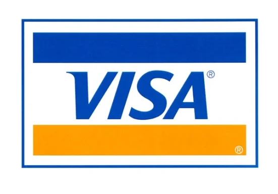 Logotipo de Visa con fondo azul y naranja en un diseño rectangular.